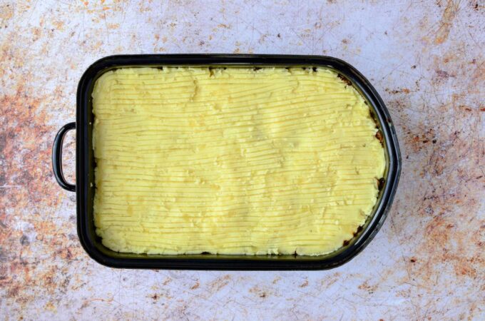 Vegetarischer Shepherd's Pie mit Linsen und buntem Gemüse - Vollwert-Blog Vegetarischer Shepherd's Pie mit Linsen und buntem Gemüse - Vollwert-Blog